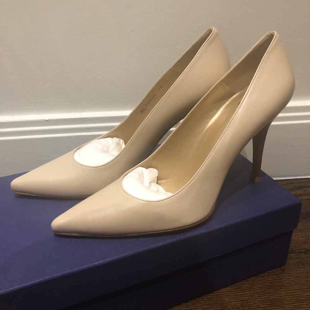 Stuart Weitzman Daisy Pumps